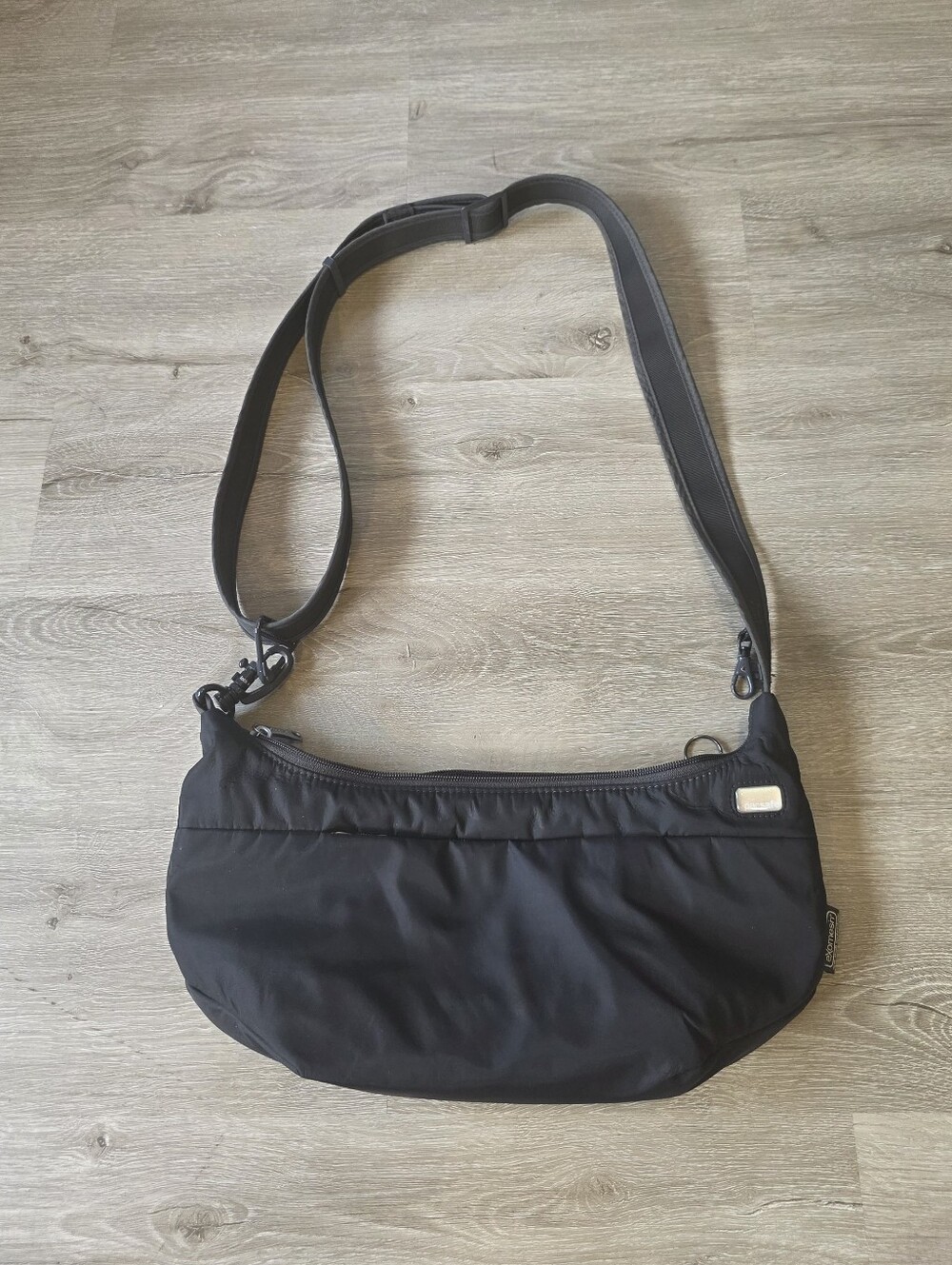 Pacsafe Black Anti-Theft Crossbody Sling Bag RFID Blocking Locking Zippers